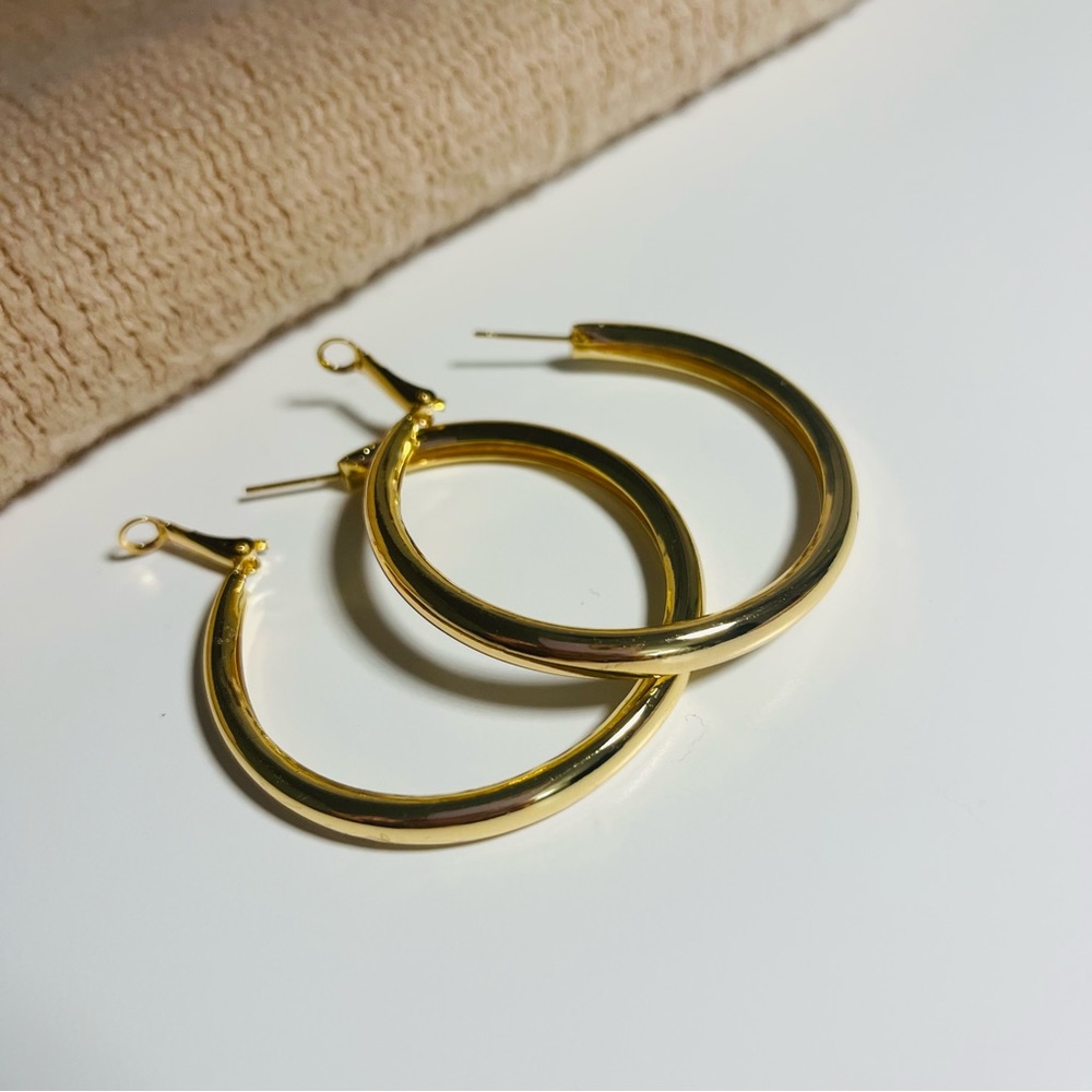 NEW Round Hoop Earrings
